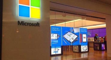 Microsoft trở thành công ty giá trị nhất thế giới sau khi vượt Apple
