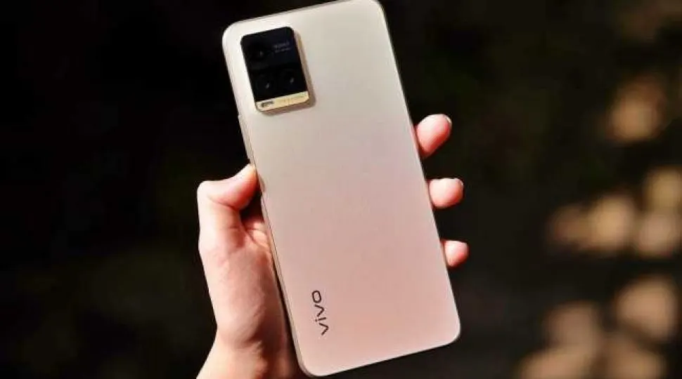 Vivo Y33s nổi bật trong phân khúc điện thoại tầm trung