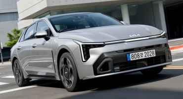 Kia K5 mới hướng đến trải nghiệm như xe điện