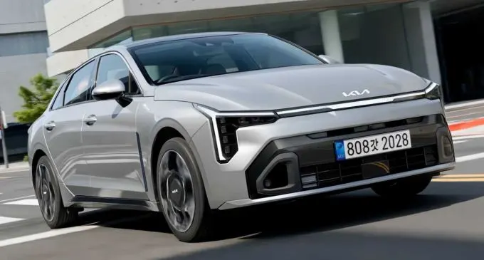 Kia K5 mới hướng đến trải nghiệm như xe điện